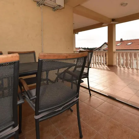 Apartment Davor-1 Ugljan